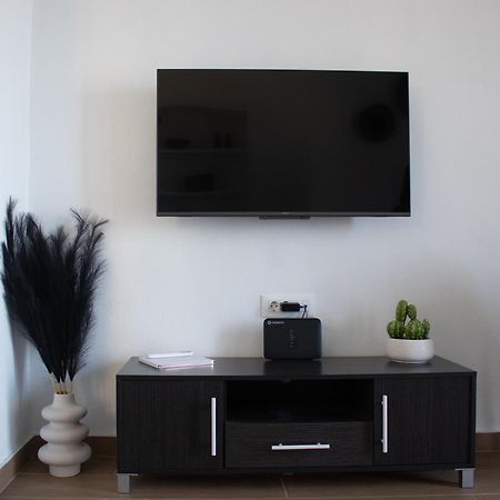 Duchess Harbour View Apartment Сими Екстериор снимка