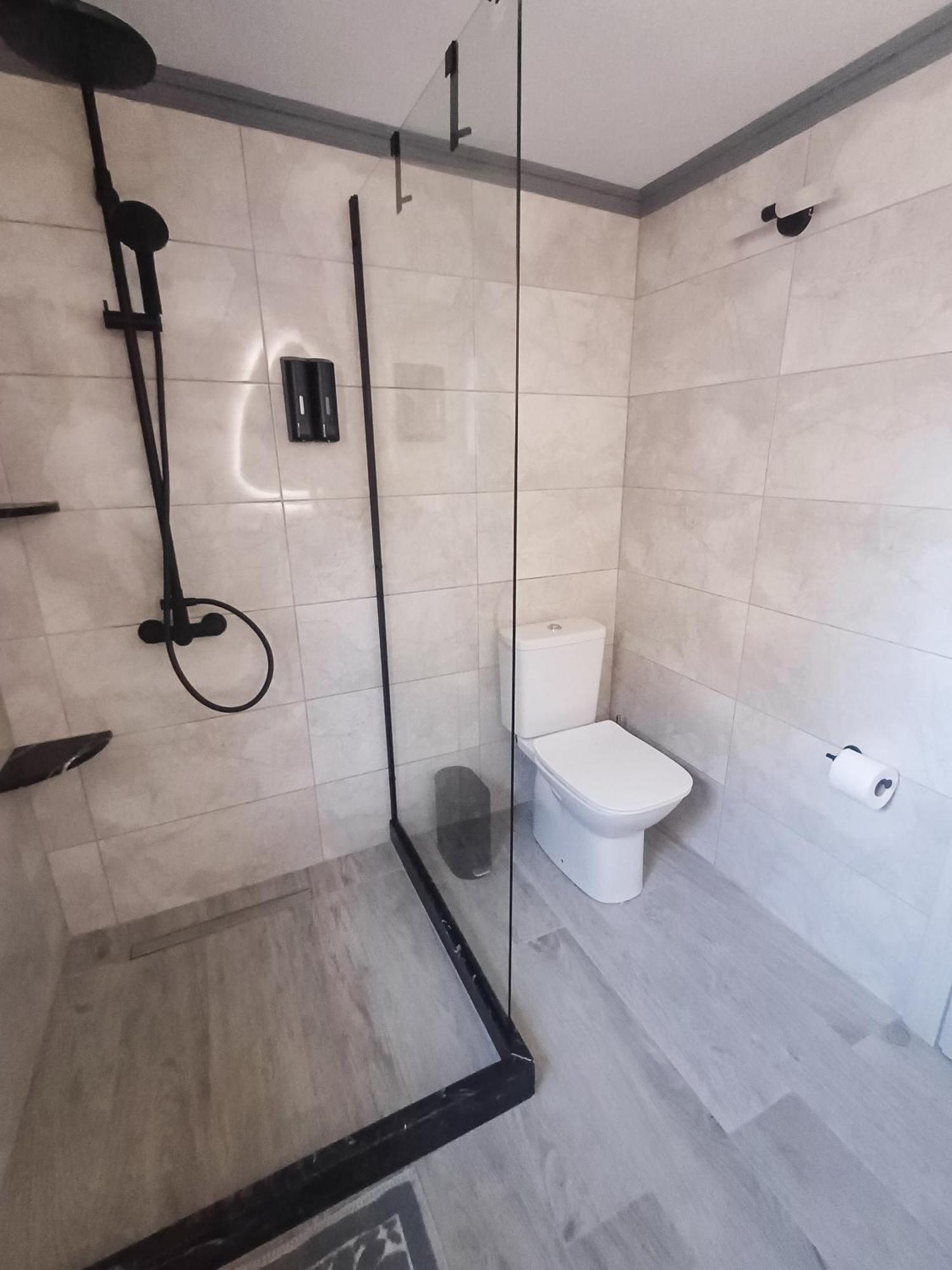 Duchess Harbour View Apartment Сими Стая снимка